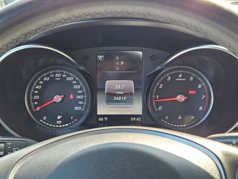 Used 2018 Mercedes-Benz GLC 300 4MATIC image 31