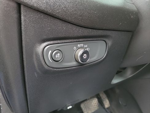 Used 2019 Chevrolet Equinox LT image 25