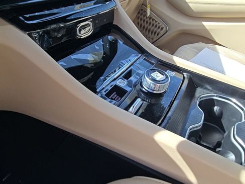 New 2026 Jeep Grand Cherokee Limited image 9