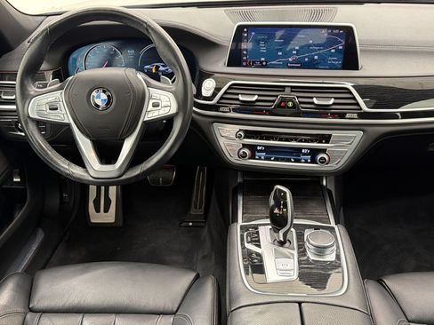 Used 2019 BMW 740i xDrive w/ M Sport Package AWD/4WD image 30