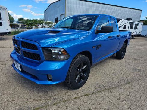Used 2019 RAM 1500 Express w/ Express Value Package AWD/4WD image 3