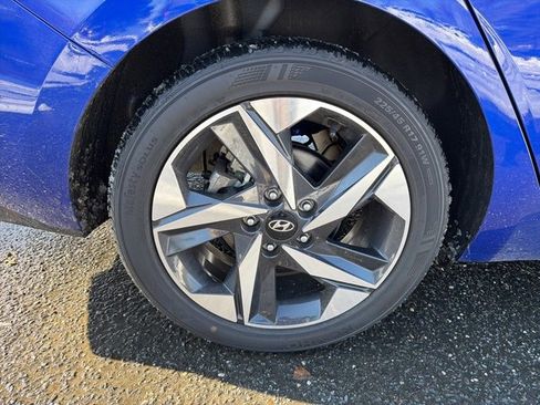 Certified 2023 Hyundai Elantra Limited image 7