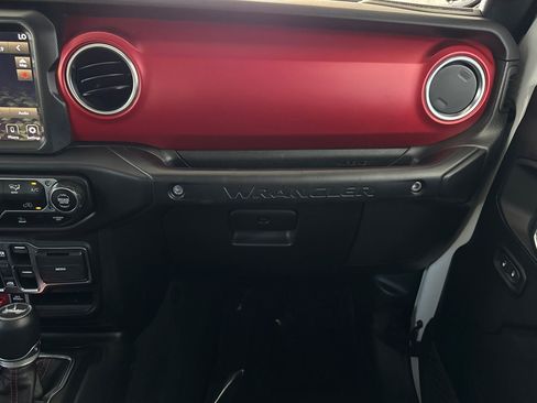 Used 2023 Jeep Wrangler Unlimited Rubicon AWD/4WD image 32