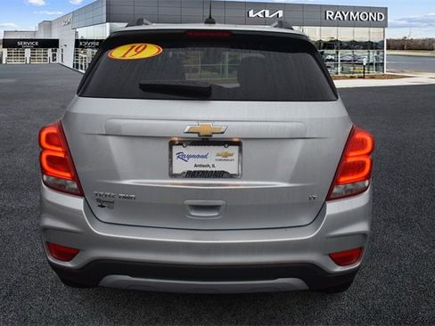 Used 2019 Chevrolet Trax LT w/ LT Convenience Package image 4