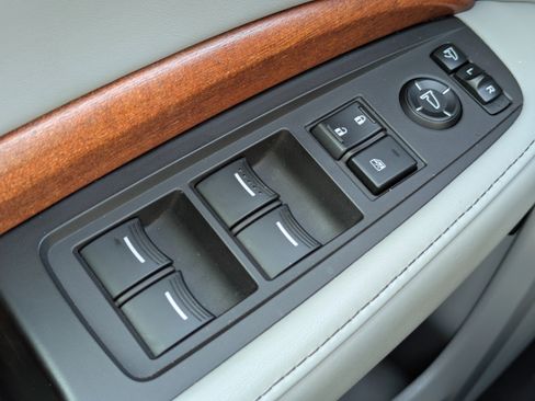 Used 2017 Acura MDX SH-AWD w/ Advance Package image 24