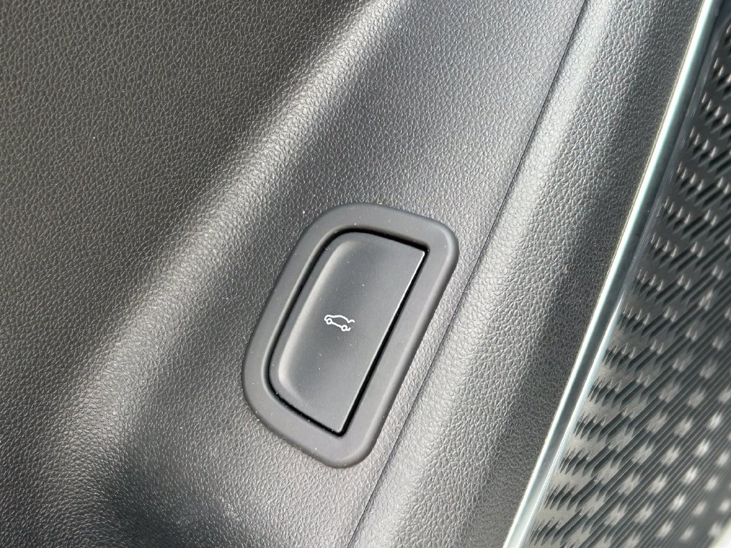 Used 2025 Buick Enclave Preferred FWD image 25