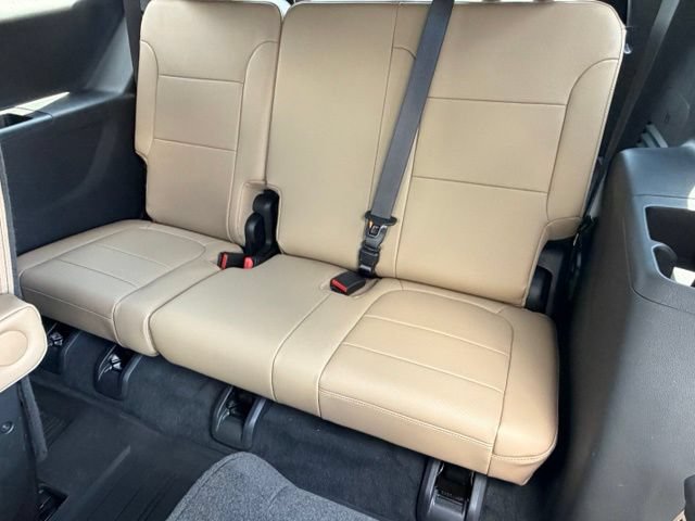 Used 2022 Chevrolet Traverse Premier FWD image 17