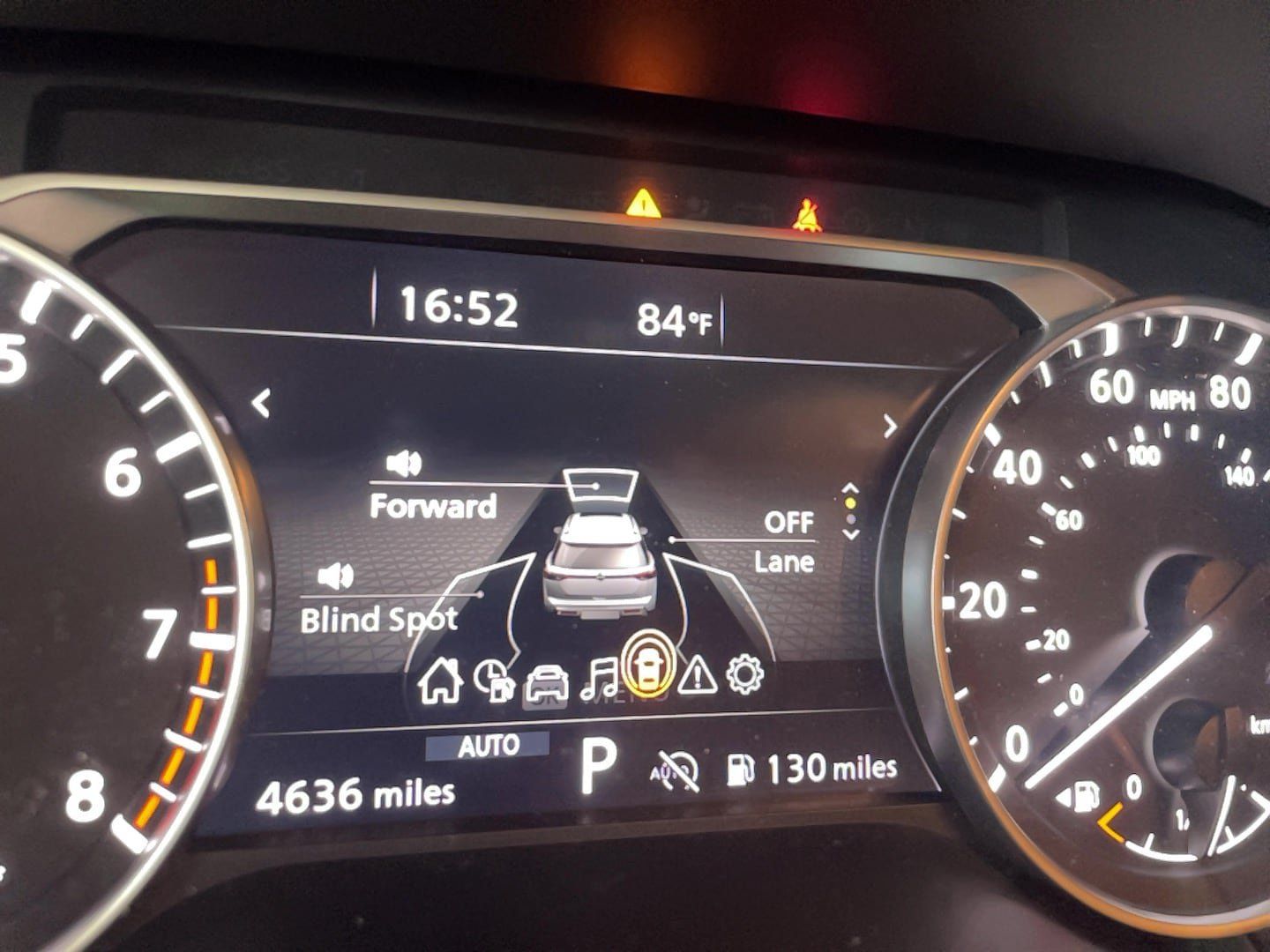 Used 2025 Nissan Pathfinder SV w/ SV Premium Package AWD/4WD image 11