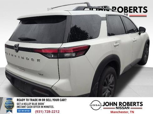 Used 2024 Nissan Pathfinder SV w/ SV Premium Package FWD image 8