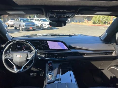 Used 2024 Cadillac Escalade ESV V w/ Heavy-Duty Trailer Package AWD/4WD image 20