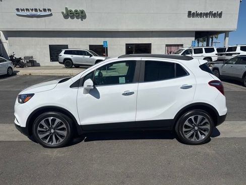 Used 2020 Buick Encore Essence FWD image 2