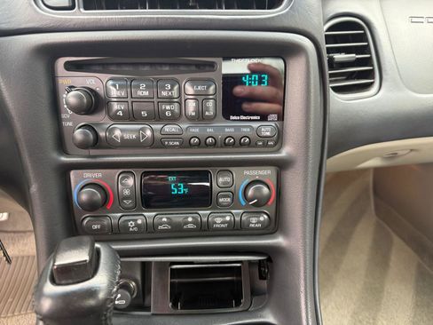 Used 2004 Chevrolet Corvette Coupe w/ Preferred Equipment Group RWD image 14