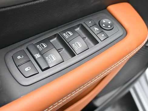 New 2026 Chrysler Pacifica Pinnacle image 10