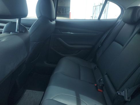 Used 2024 MAZDA MAZDA3 s FWD image 9
