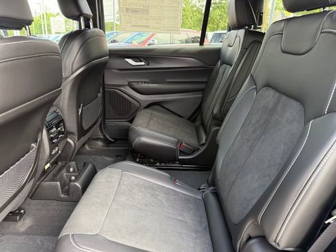 New 2025 Jeep Grand Cherokee L Altitude image 22