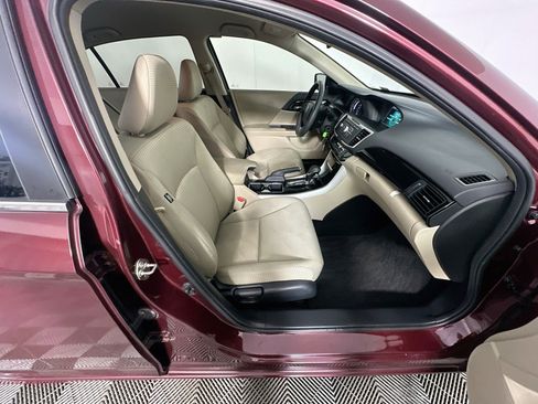 Used 2016 Honda Accord LX image 29