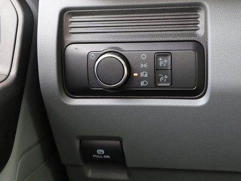 Used 2024 Ford F550 4x4 Regular Cab Super Duty image 30