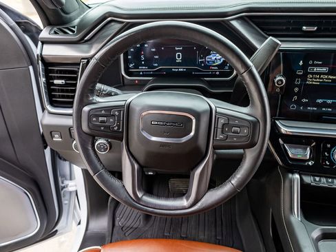 Used 2024 GMC Sierra 2500 Denali Ultimate AWD/4WD image 16