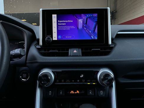 Used 2025 Toyota RAV4 XLE image 26