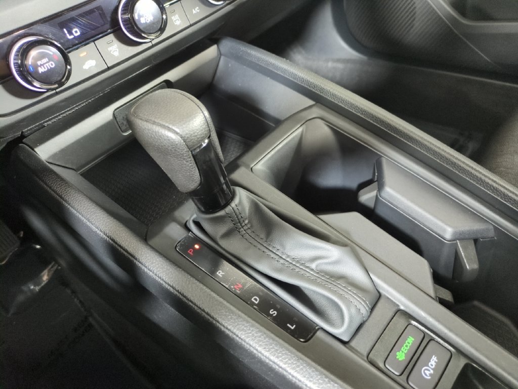 Certified 2025 Honda Accord LX image 30