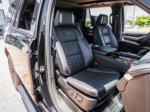 Used 2024 Cadillac Escalade V AWD/4WD image 33