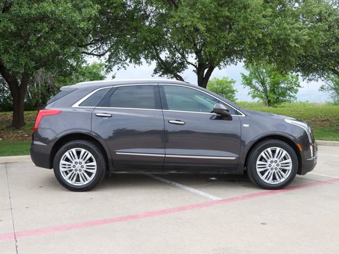 Used 2019 Cadillac XT5 Premium Luxury w/ Driver Assist Package FWD image 8