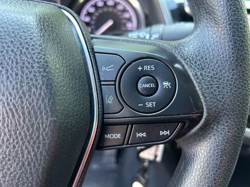 Used 2019 Toyota Camry LE image 30