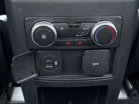 Used 2020 Ford Explorer XLT w/ Equipment Group 202A AWD/4WD image 26