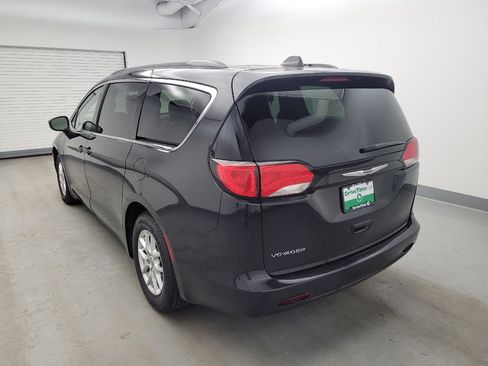 Used 2021 Chrysler Voyager Lxi FWD image 5