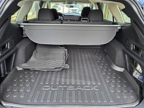 Used 2022 Subaru Outback Premium image 13