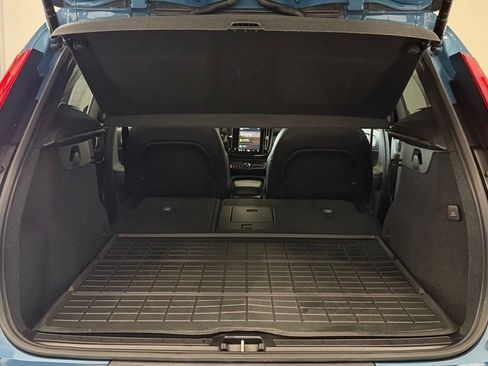 Used 2023 Volvo XC40 B5 Plus w/ Driver Assist Package AWD/4WD image 29