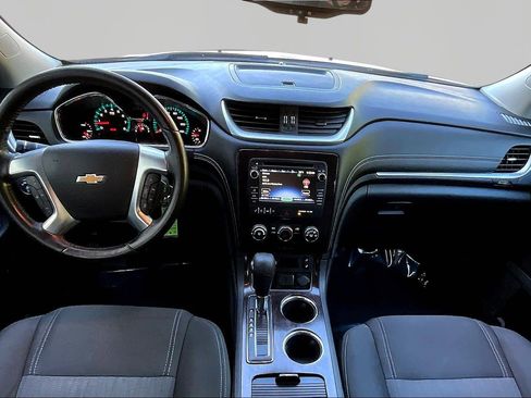 Used 2016 Chevrolet Traverse LT w/ Style and Technology Package FWD image 7