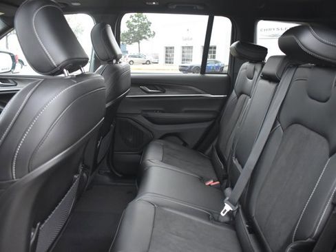 New 2026 Jeep Grand Cherokee Altitude AWD/4WD image 16