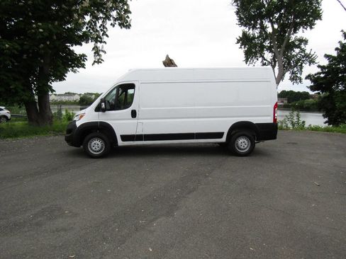 Used 2025 RAM ProMaster 3500 w/ Convenience Group FWD image 3