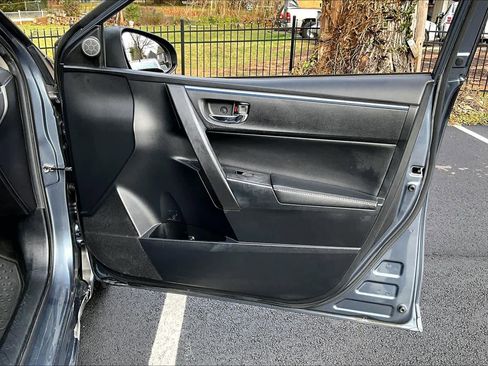 Used 2014 Toyota Corolla S image 20