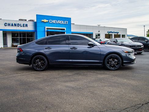 Used 2025 Honda Accord SE image 8
