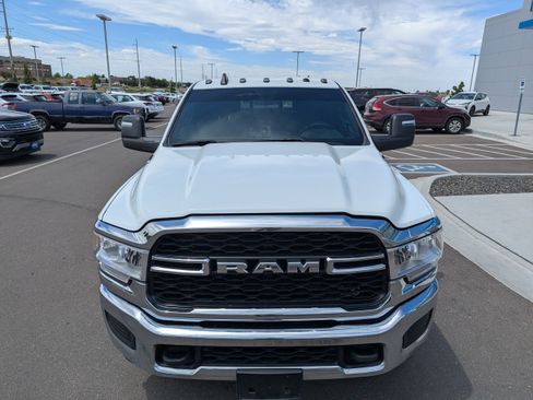 Used 2024 RAM 3500 Tradesman w/ Chrome Appearance Group AWD/4WD image 6