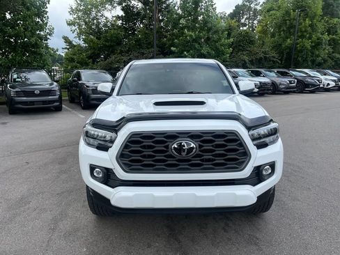 Used 2020 Toyota Tacoma TRD Sport w/ TRD Premium Sport Package AWD/4WD image 8