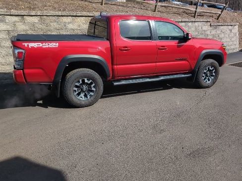 Used 2021 Toyota Tacoma TRD Off-Road w/ Technology Package image 3