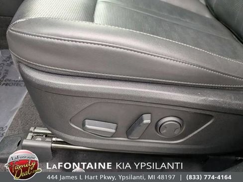 Certified 2025 Kia Sorento SX FWD image 14