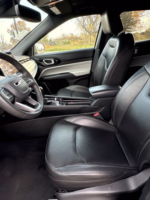 Certified 2025 Jeep Compass Limited AWD/4WD image 10