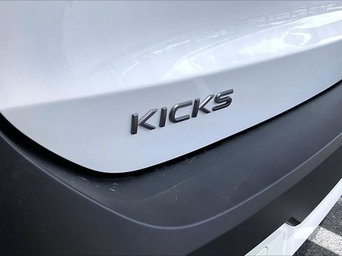 New 2026 Nissan Kicks SV w/ SV Premium Package FWD image 15