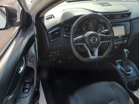 Used 2017 Nissan Rogue SL w/ SL Premium Package image 8