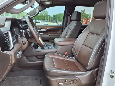 Used 2023 GMC Sierra 1500 Denali w/ Technology Package AWD/4WD image 16
