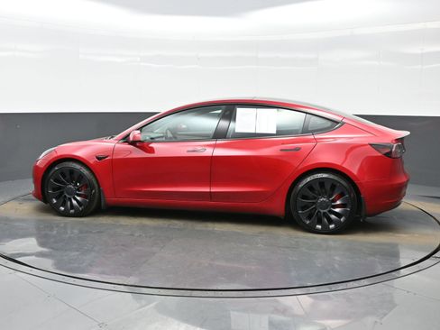 Used 2022 Tesla Model 3 Performance image 3