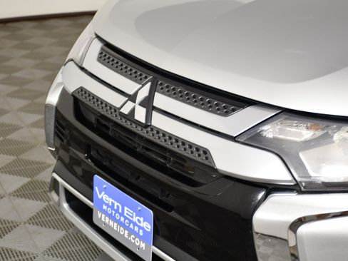 Used 2019 Mitsubishi Outlander SEL AWD/4WD image 11