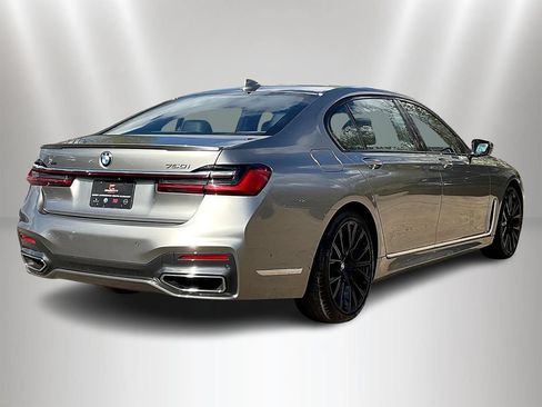 Used 2022 BMW 750i xDrive w/ M Sport Package AWD/4WD image 6