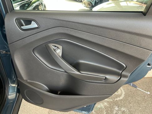 Used 2019 Ford Escape SE AWD/4WD image 15