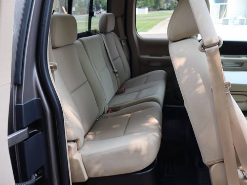 Used 2011 GMC Sierra 2500 SLE w/ SLE Preferred Package AWD/4WD image 21