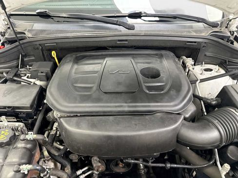 Used 2021 Jeep Grand Cherokee Laredo X AWD/4WD image 17